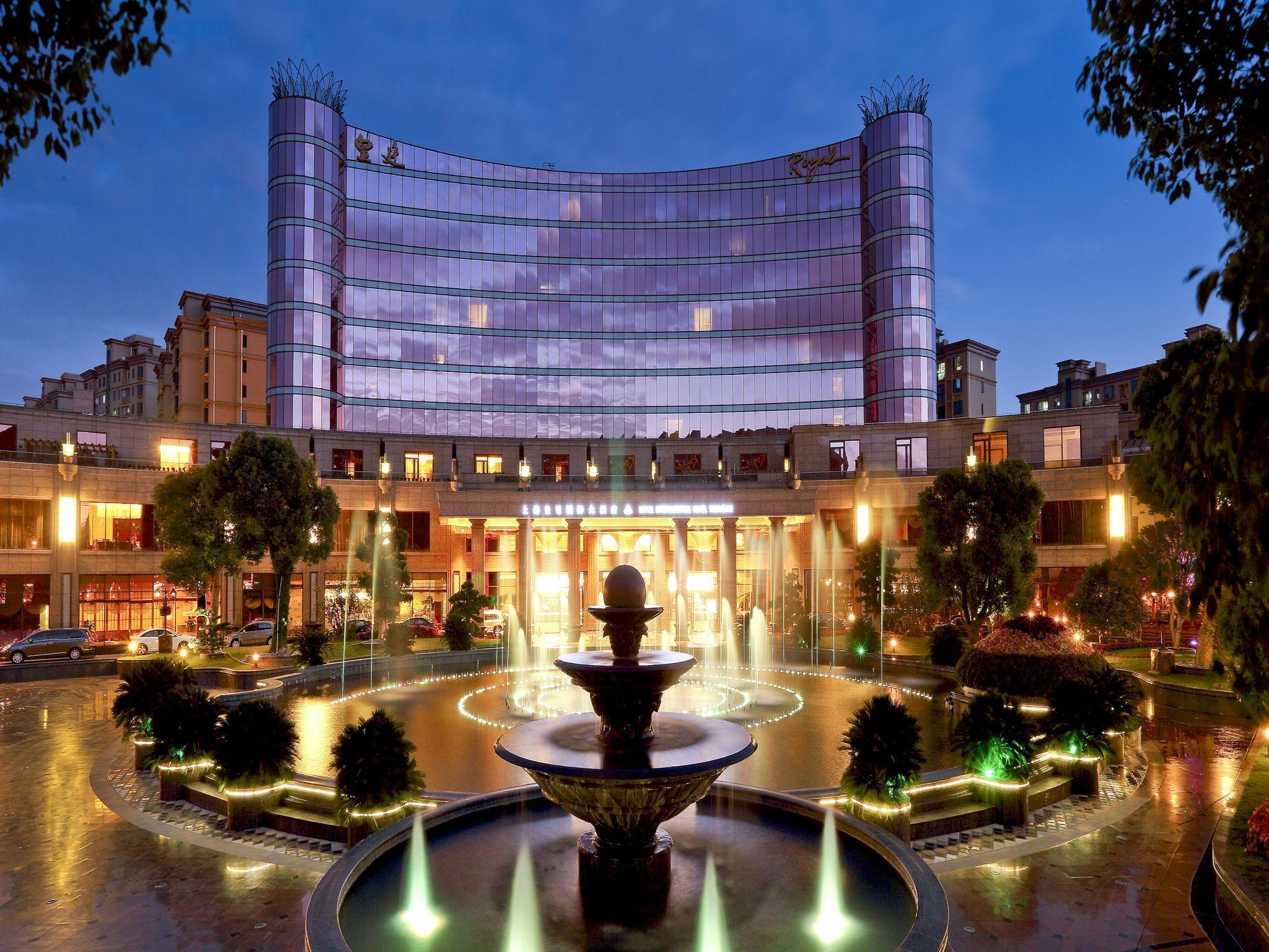 Hotel Royal International - Pudong International Airport 5*